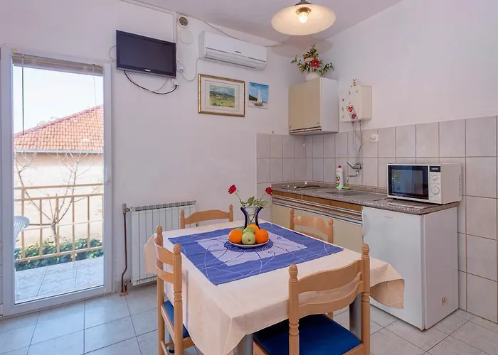 Srhoj アパート