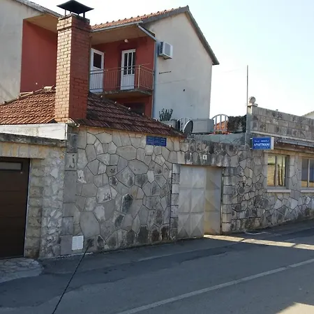 Srhoj * Stari Grad (Hvar)