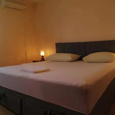 Srhoj Apartman