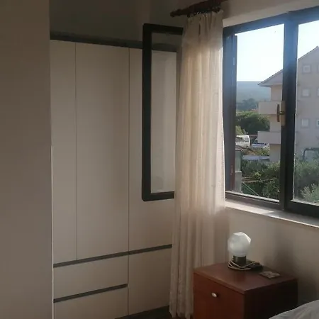 Srhoj * Stari Grad (Hvar)